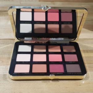 Too faced just peachy mattes eyeshadow palette